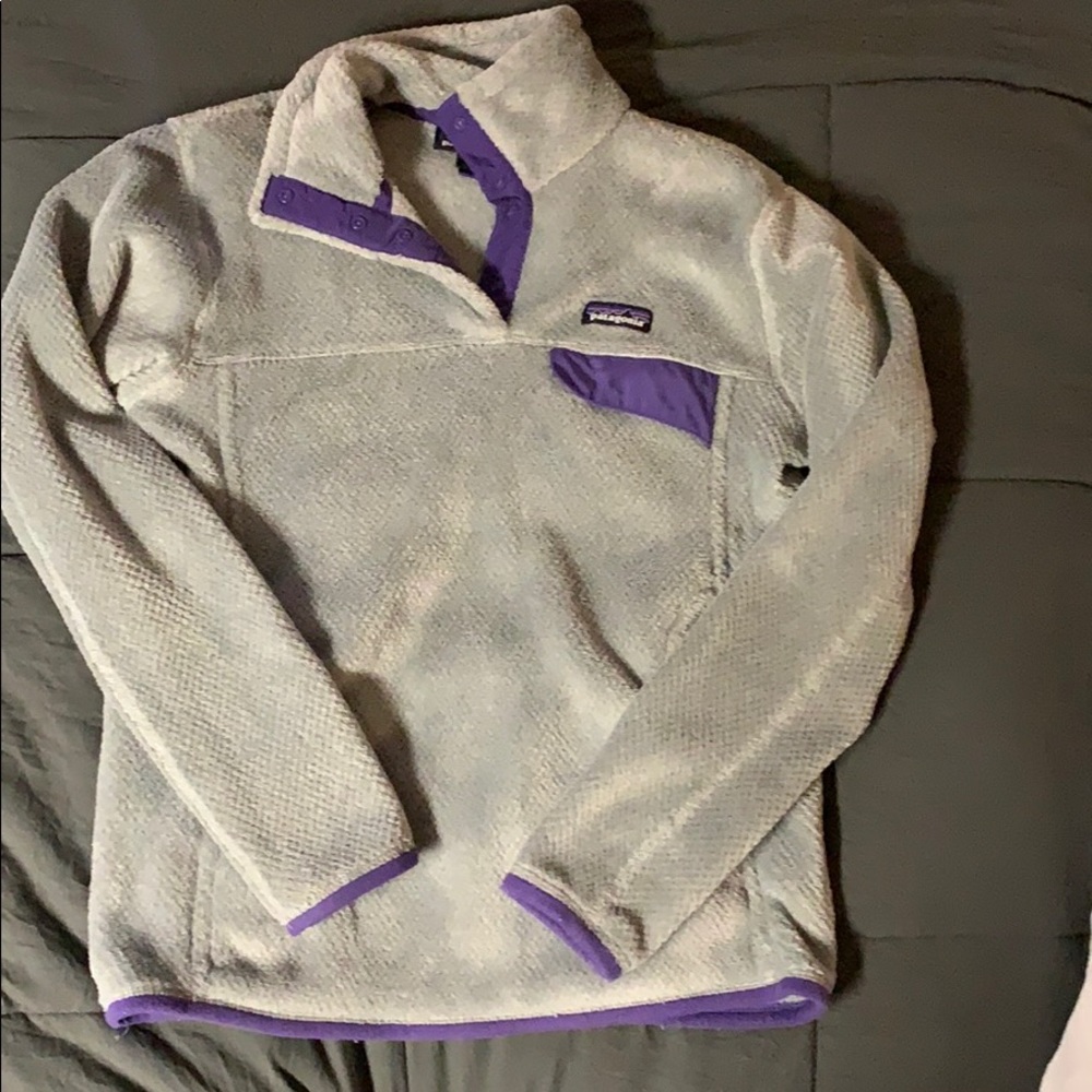 Grey and purple snap button women’s Patagonia